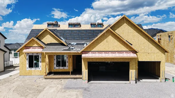 $559,900 | 5343 North Honey Suckle Way, Eagle Mountain, UT 84005