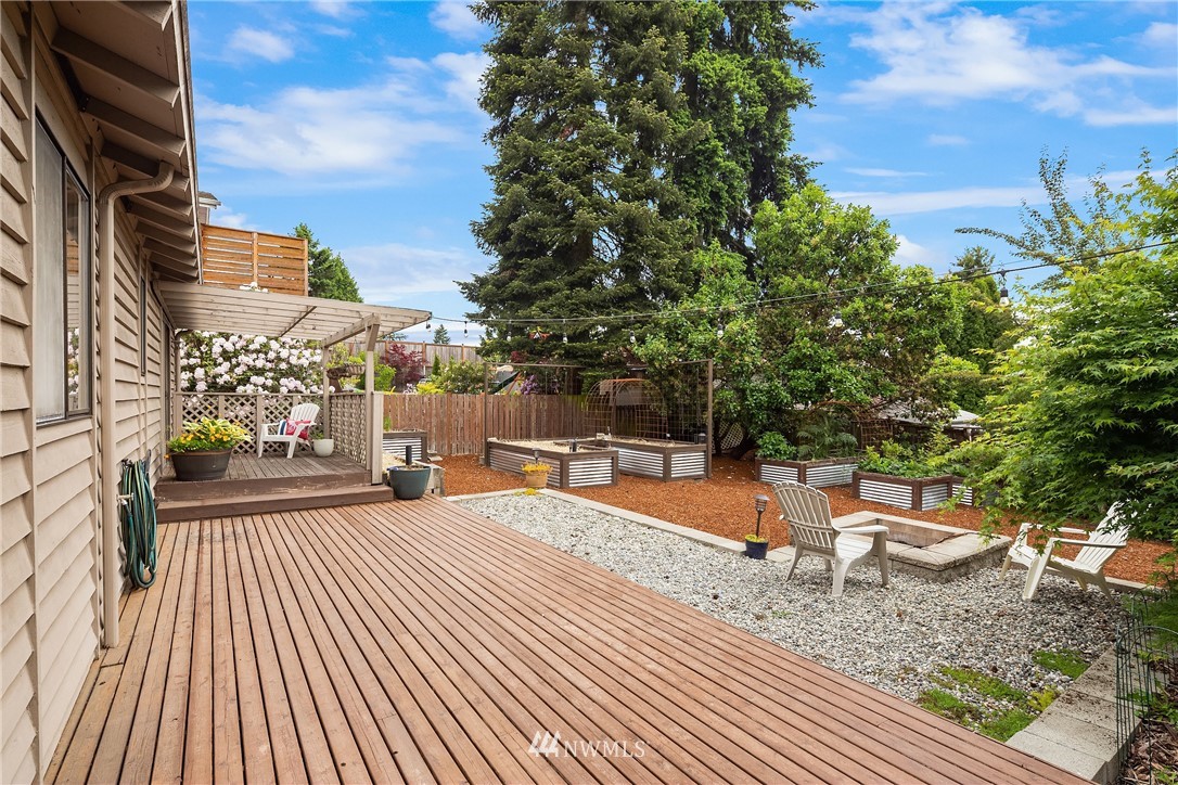 22627 3rd Avenue Southeast Bothell, WA 98021 - Photo 22 of 26 a outdoor view with a sitting space