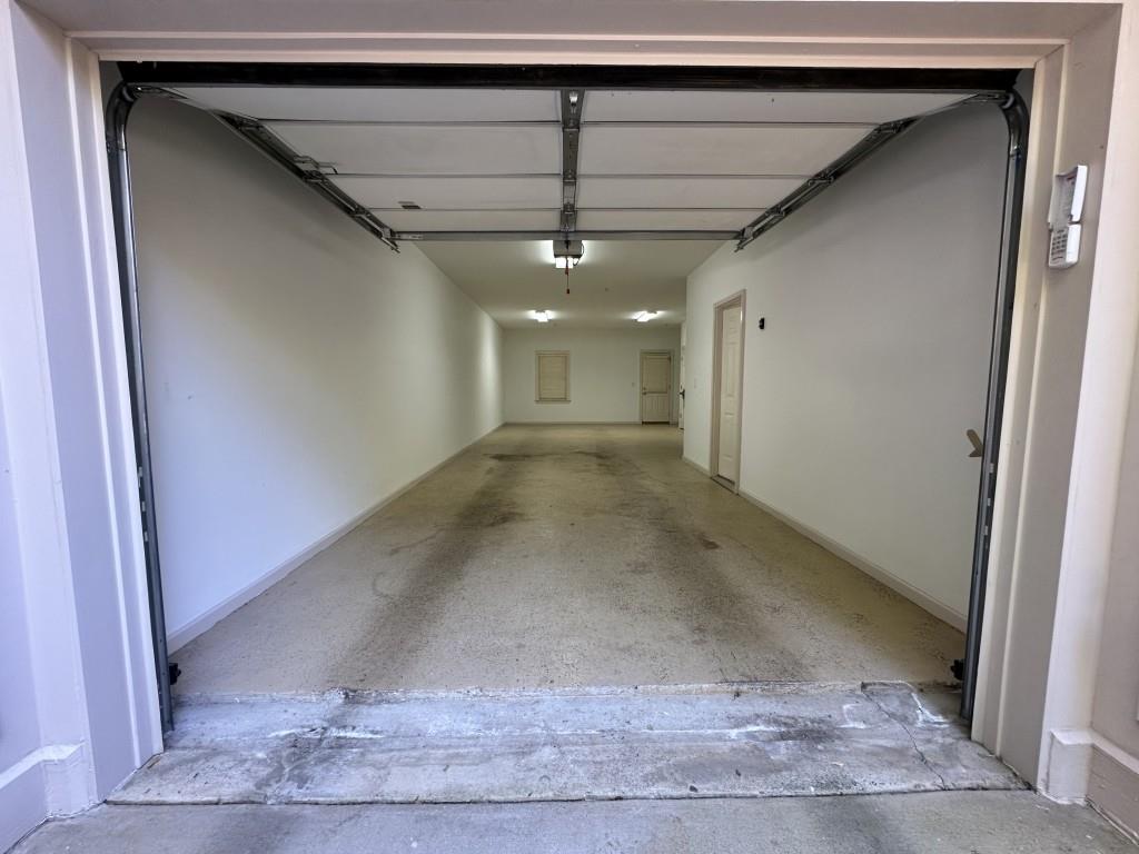 11191 Calypso Drive Alpharetta, GA 30009 - Photo 35 of 37 a view of a hallway