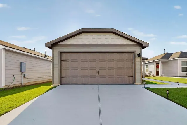 $229,900 | 606 Aplite Pass, Maxwell, TX 78656