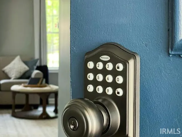 $2,200 | 541 East Cardinal Glen Drive, Bloomington, IN 47401