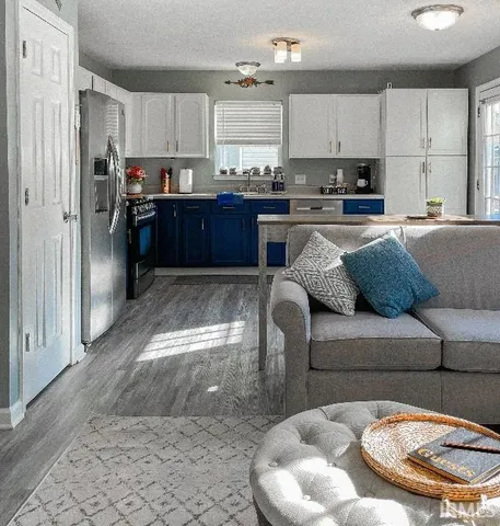 $2,200 | 541 East Cardinal Glen Drive, Bloomington, IN 47401