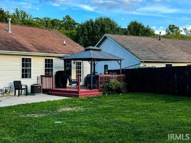 $2,200 | 541 East Cardinal Glen Drive, Bloomington, IN 47401