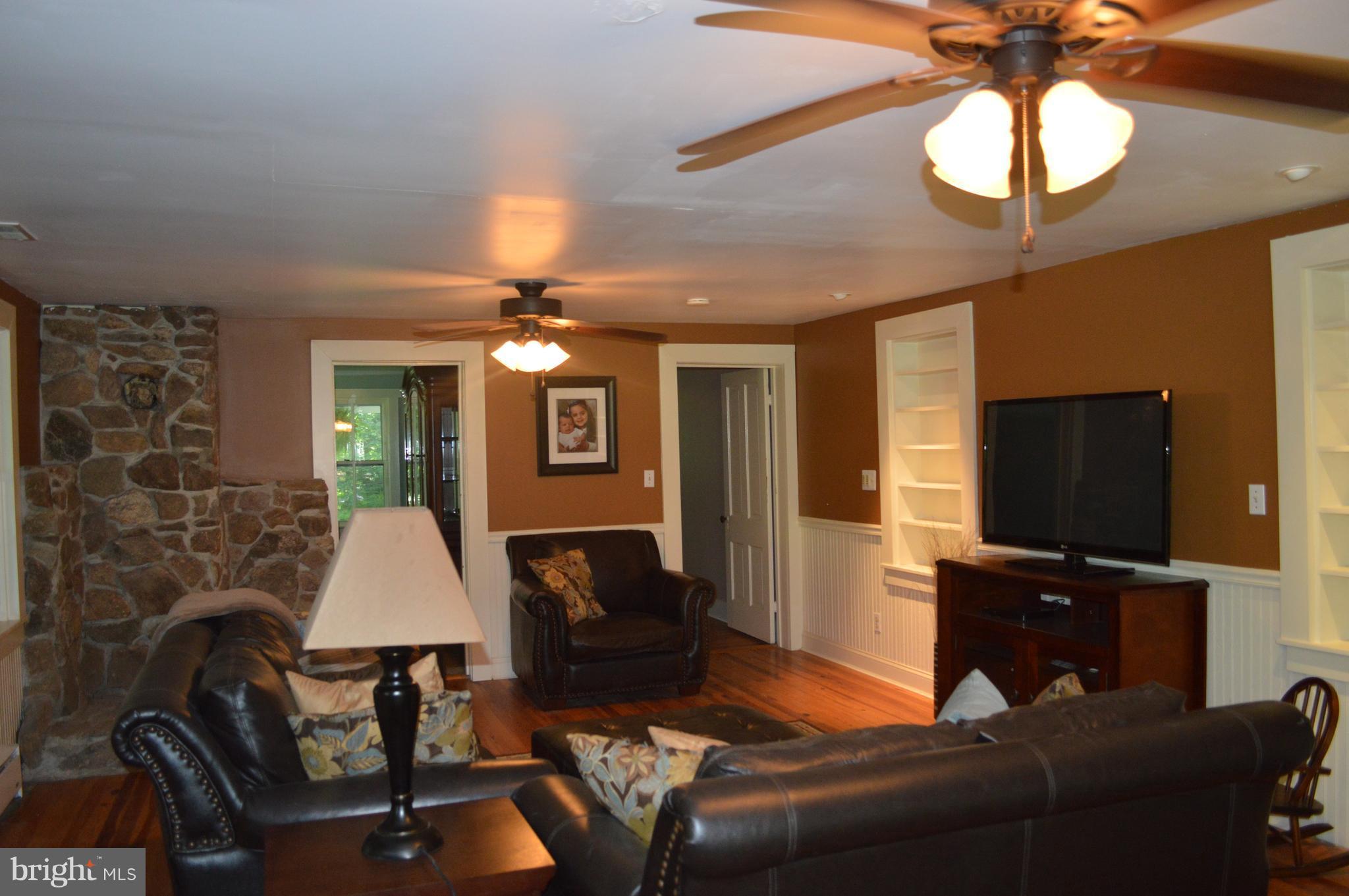2034 Smith Run Road Bentonville, VA 22610 - Photo 18 of 30 Family Room