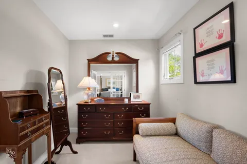 $1,299,993 | 501 Wedgewood Court, Hinsdale, IL 60521