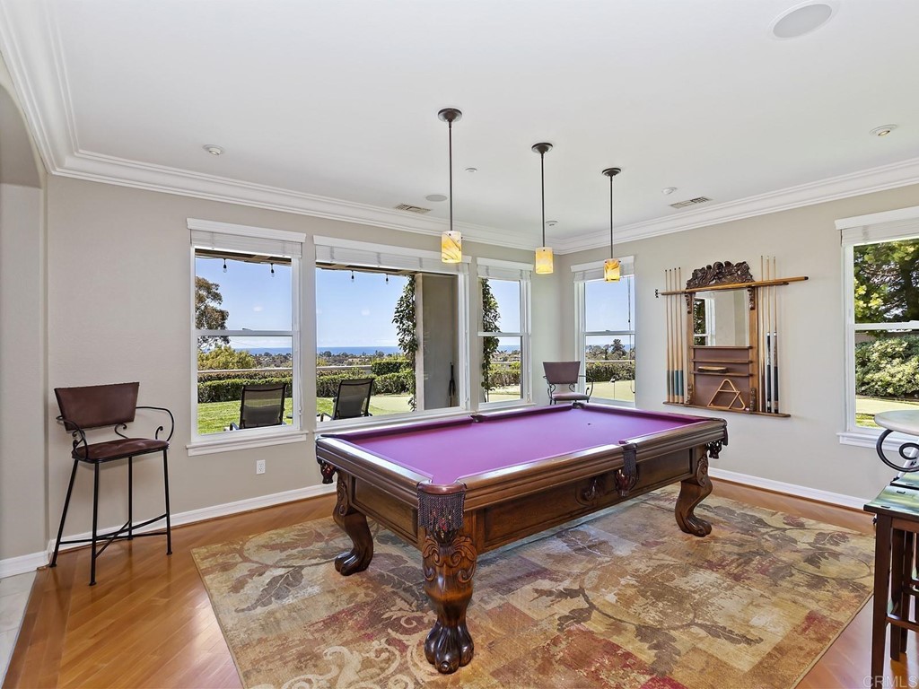 602 West Bluff Court Encinitas, CA 92024 - Photo 28 of 69 a sitting area with furniture and window