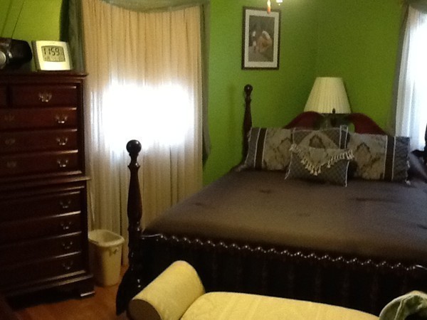 11 Peer Street Springfield, MA 01109 - Photo 11 of 12 a living room with furniture
