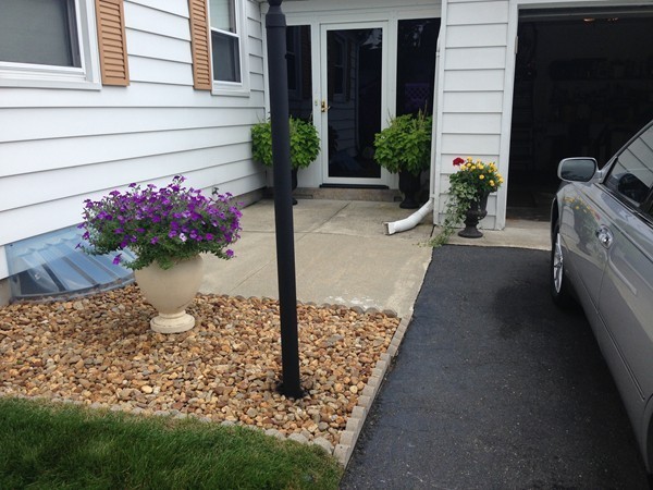 11 Peer Street Springfield, MA 01109 - Photo 5 of 12 a front view of a house with a yard