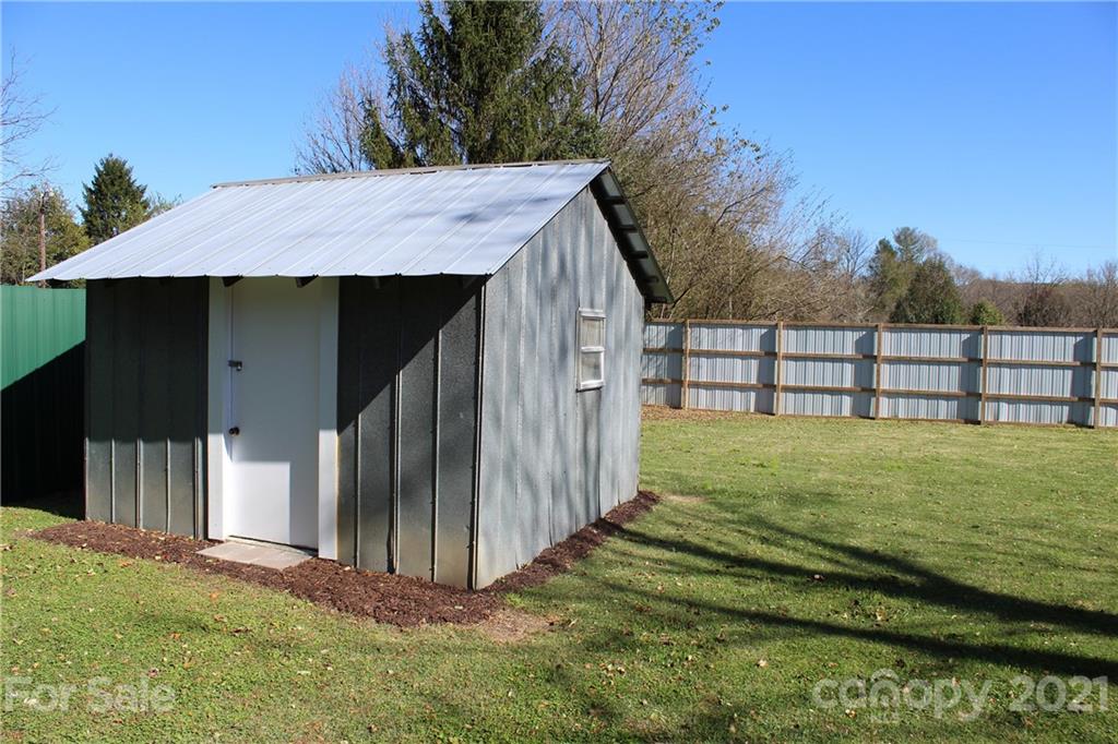 310 Oakdale Road Brevard, NC 28712 - Photo 17 of 22 Gallery Image 17