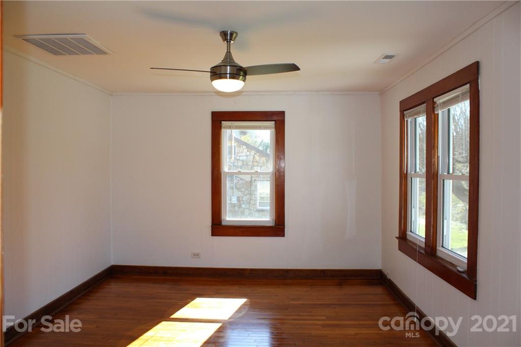 310 Oakdale Road Brevard, NC 28712 - Photo 5 of 22 Gallery Image 5