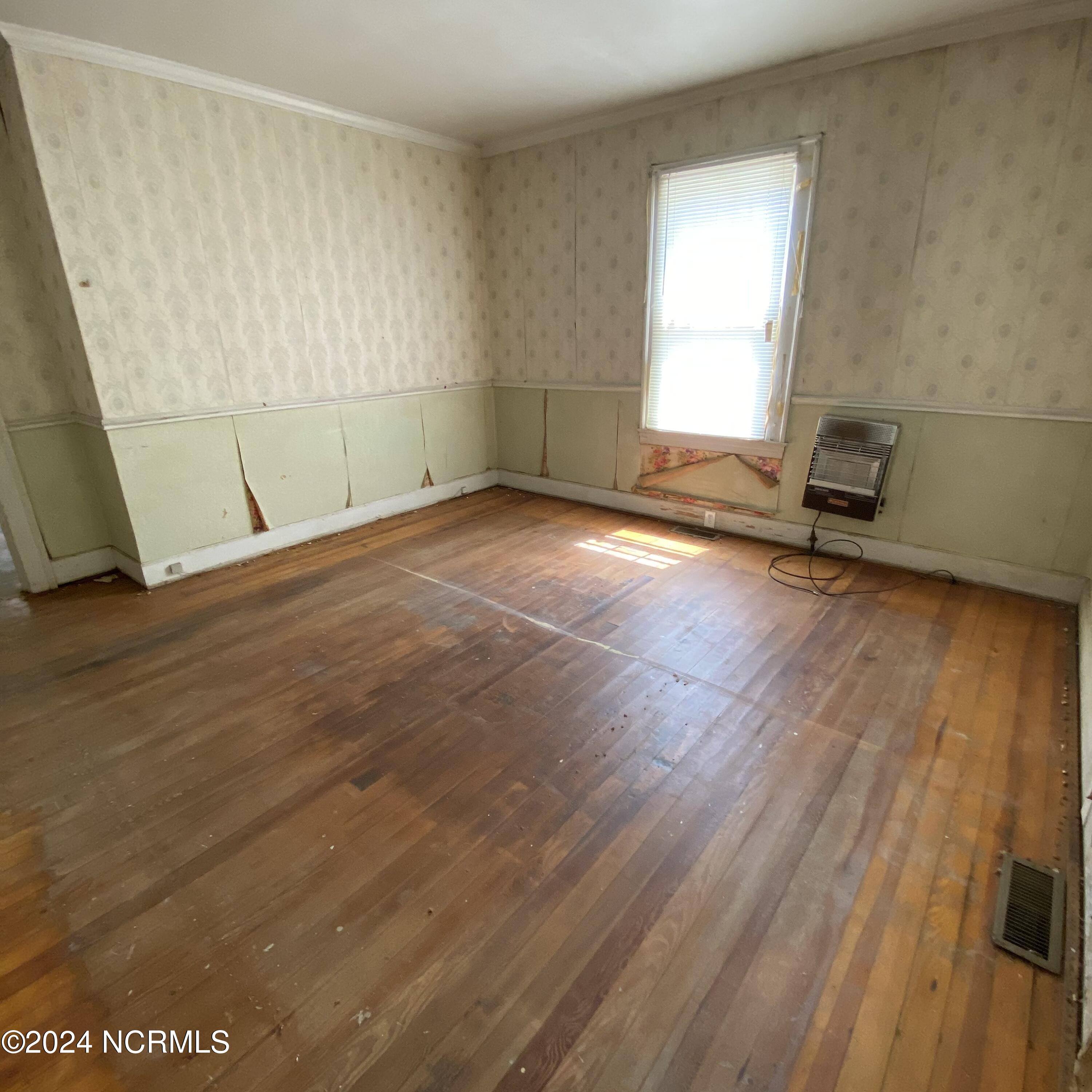 704 Perry Street Kinston, NC 28501 - Photo 19 of 27 IMG_4186