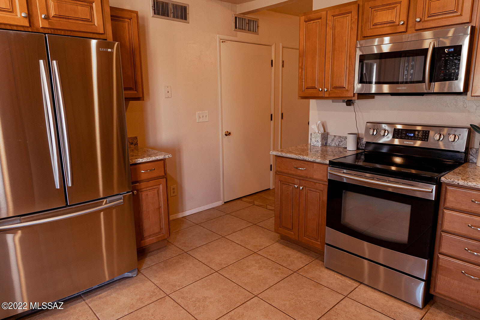 9541 East Sellarole Road Tucson, AZ 85730 - Photo 9 of 30 Gallery Image 9