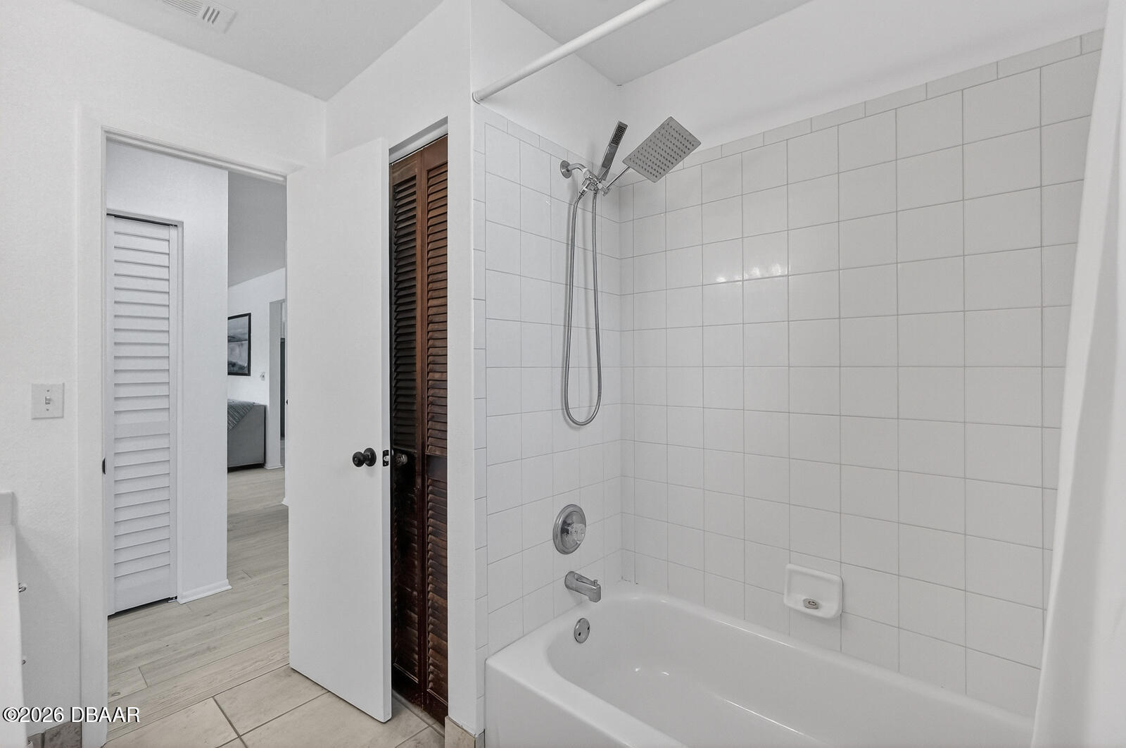 1147 Harms Way Port Orange, FL 32129 - Photo 27 of 38 a bathroom with a bathtub