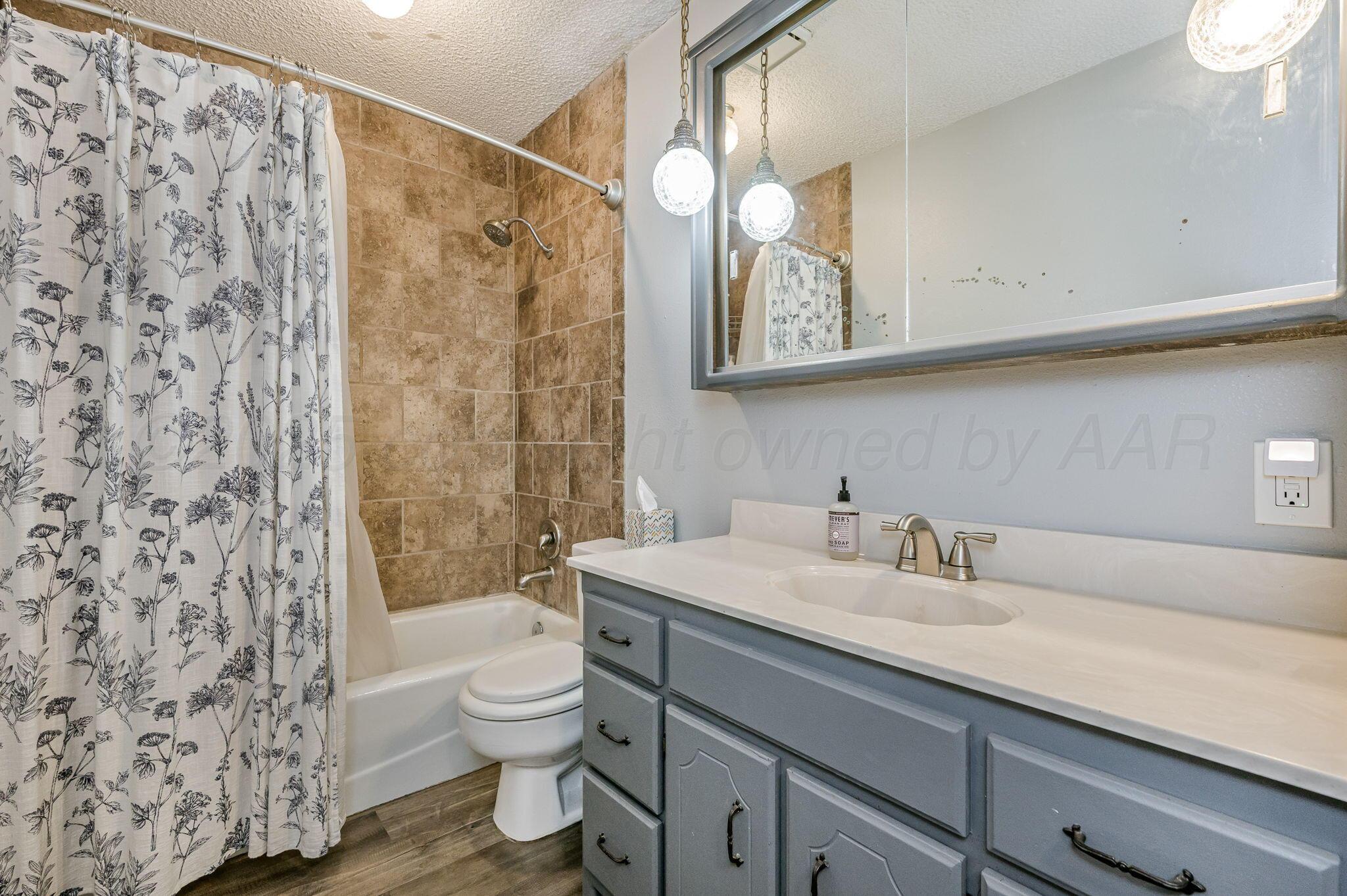 1021 Trinchera Drive Amarillo, TX 79110 - Photo 16 of 21 BATHROOM
