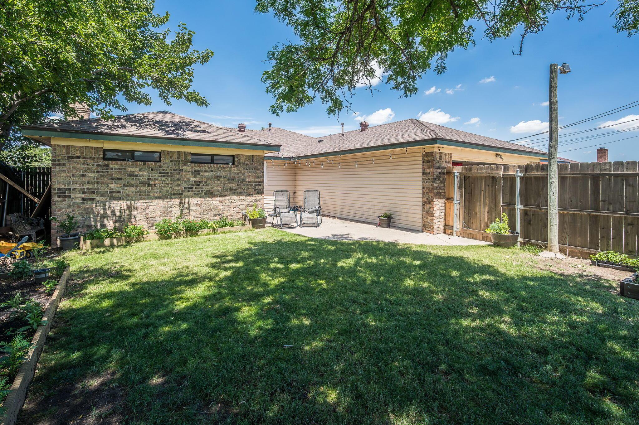 1021 Trinchera Drive Amarillo, TX 79110 - Photo 20 of 21 BACKYARD