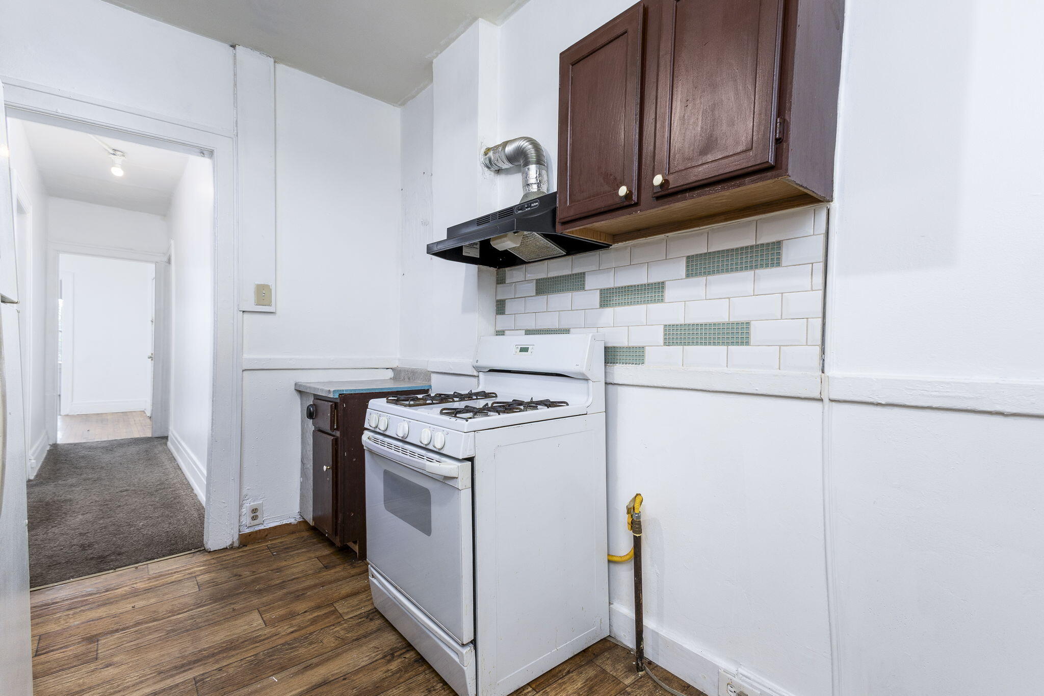 1565 West Grand Boulevard, Unit 4 Detroit, MI 48210 - Photo 2 of 16 2 Kitchen v1