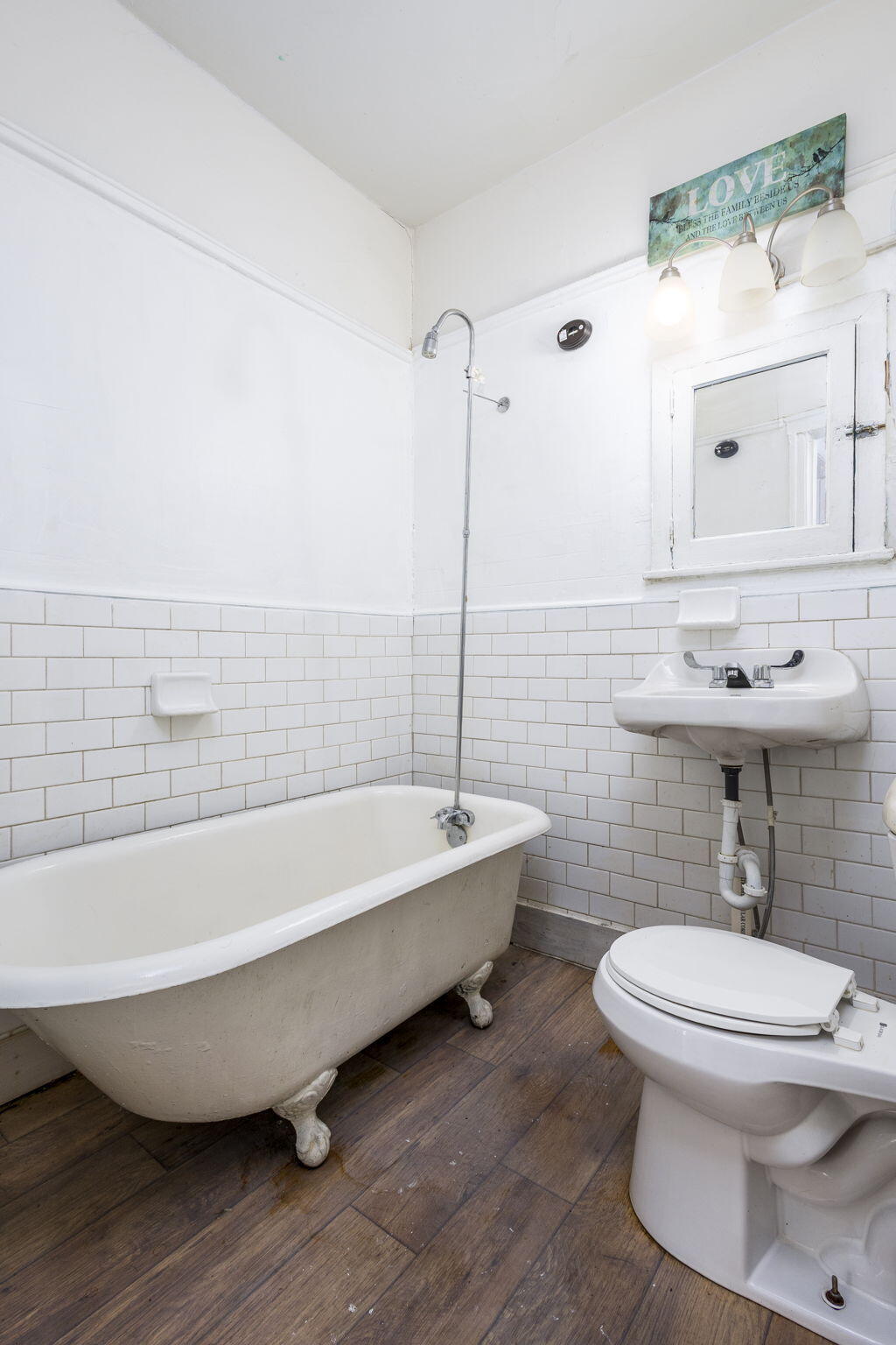 1565 West Grand Boulevard, Unit 4 Detroit, MI 48210 - Photo 7 of 16 5 Bathroom v2