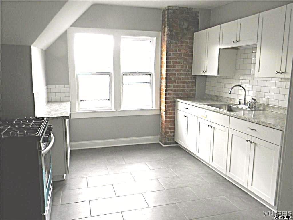 116 College Street Buffalo, NY 14201 - Photo 8 of 15