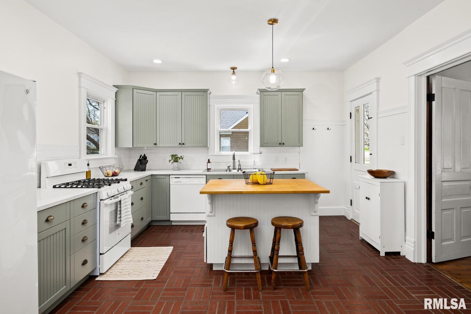 320 North Hanover Street Metamora, IL 61548 - Photo 14 of 56