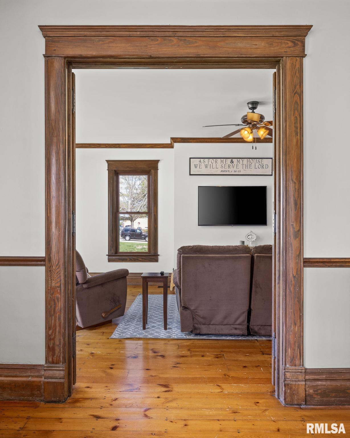 320 North Hanover Street Metamora, IL 61548 - Photo 9 of 56