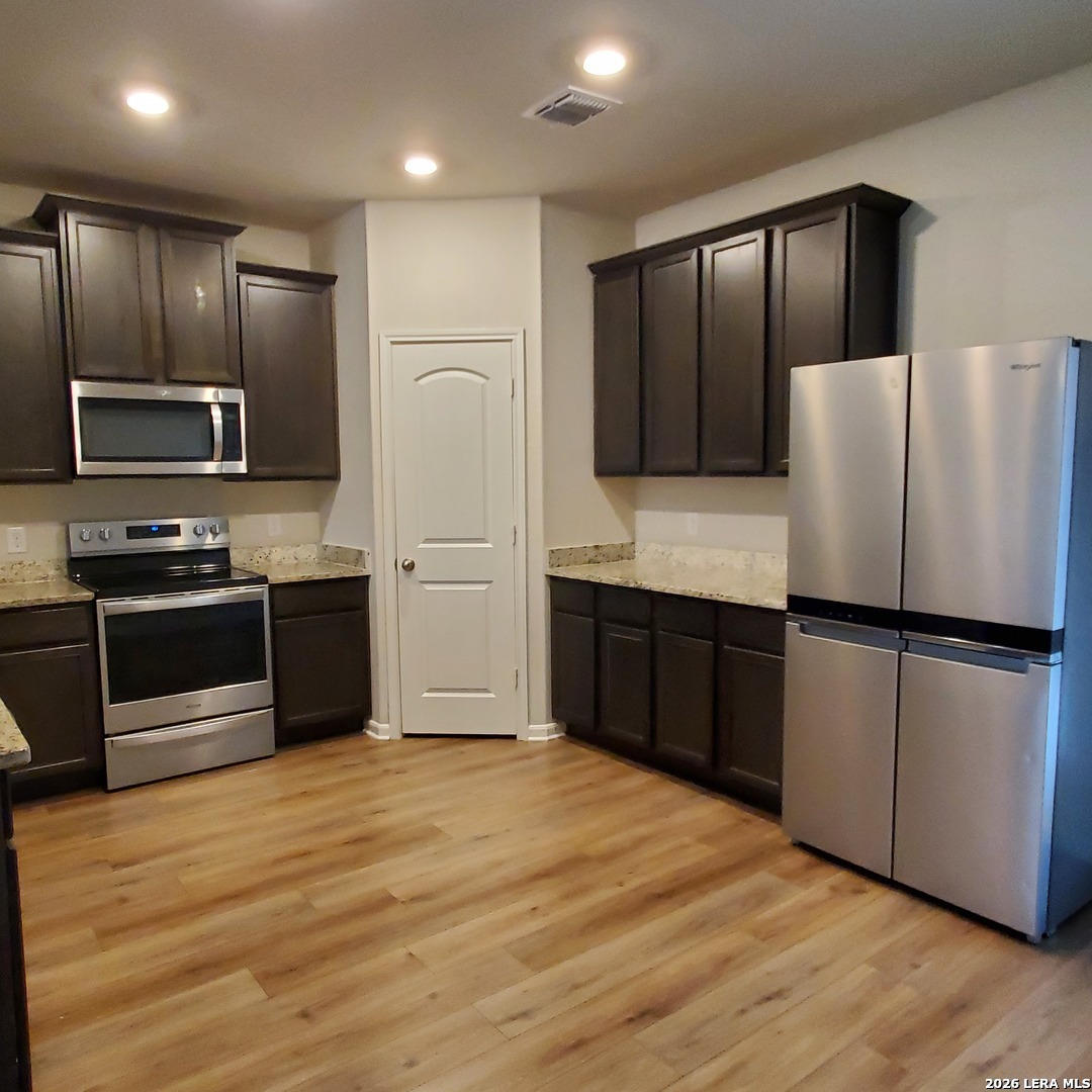 9206 Foxing Bluff Converse, TX 78109 - Photo 4 of 10