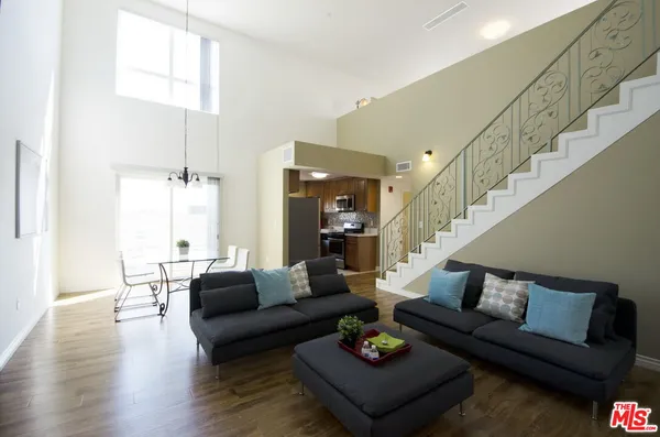 $2,700 | 546 North Oxford Avenue, Unit 309, Los Angeles, CA 90004