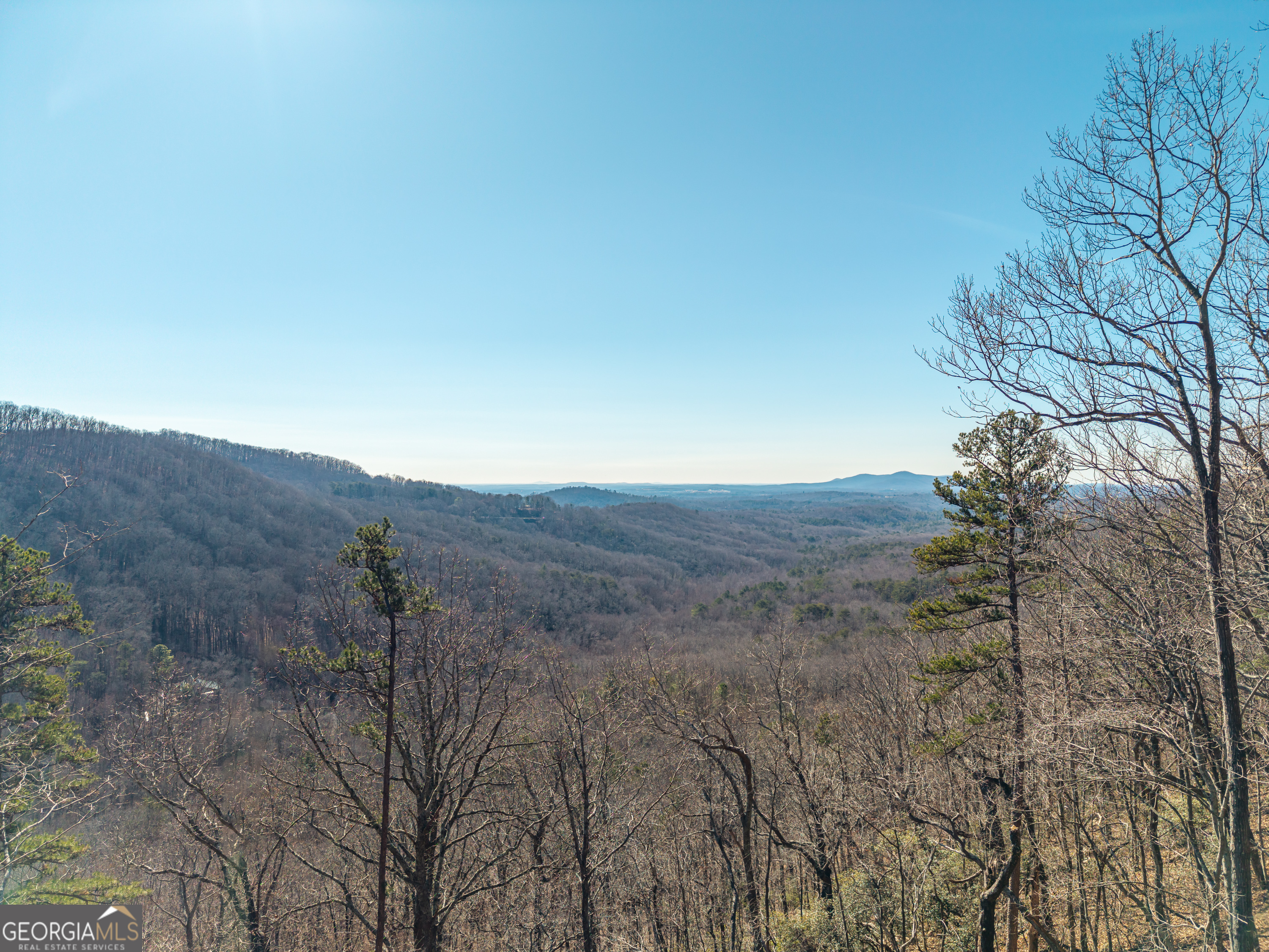 a view of a dry field