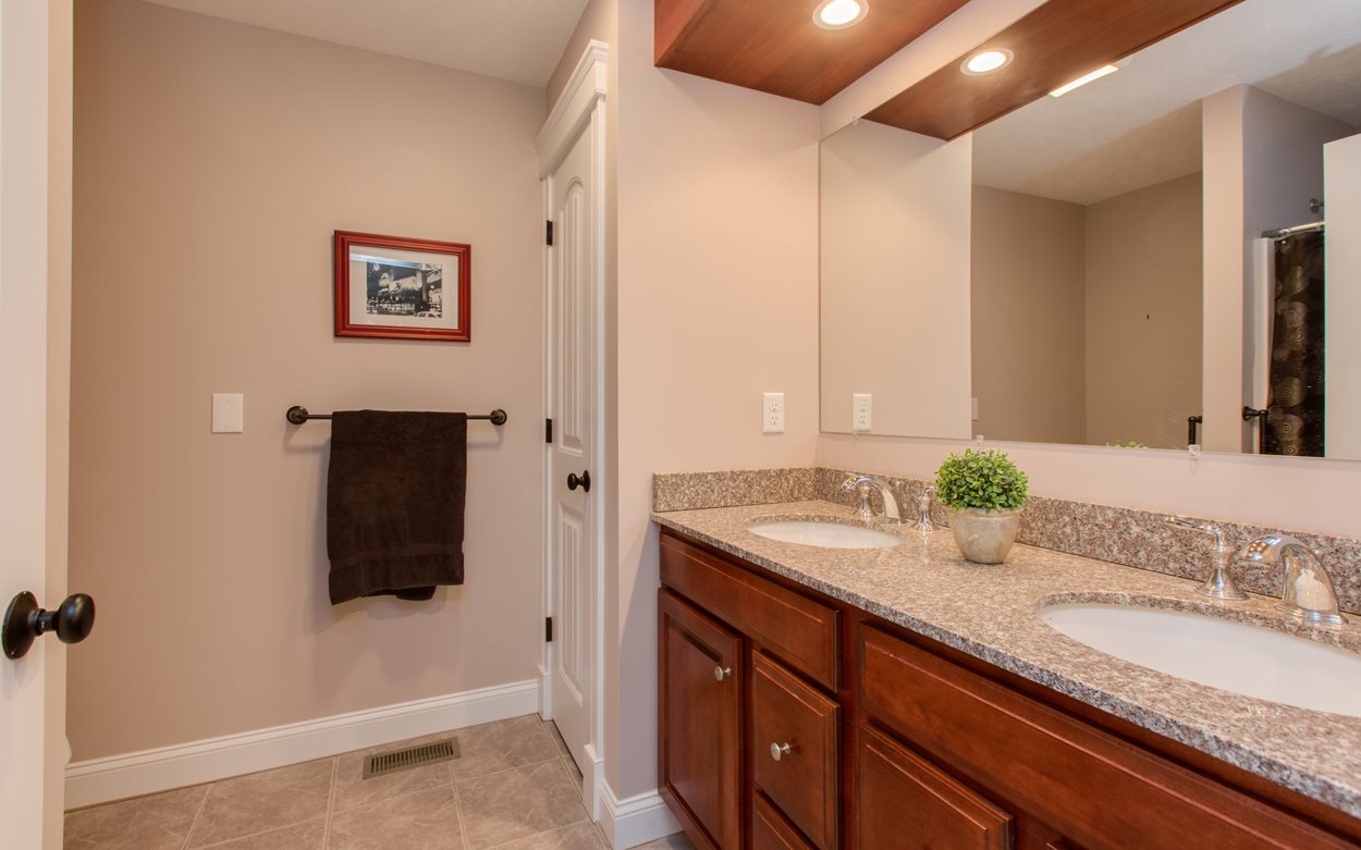 18 Nesmith Road Windham, NH 03087 - Photo 24 of 40