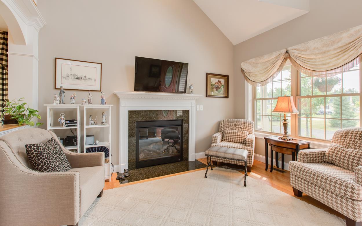 18 Nesmith Road Windham, NH 03087 - Photo 4 of 40
