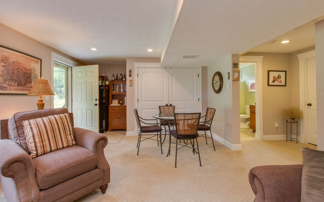 18 Nesmith Road Windham, NH 03087 - Photo 34 of 40
