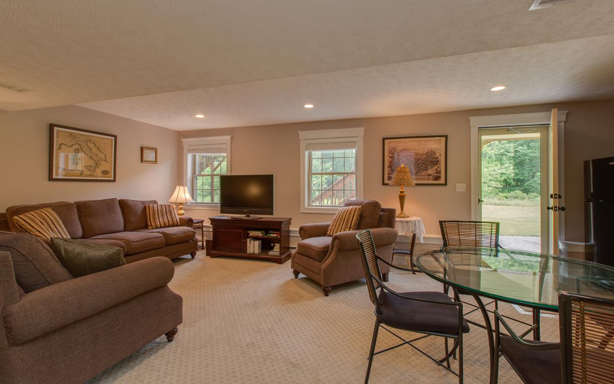 18 Nesmith Road Windham, NH 03087 - Photo 35 of 40