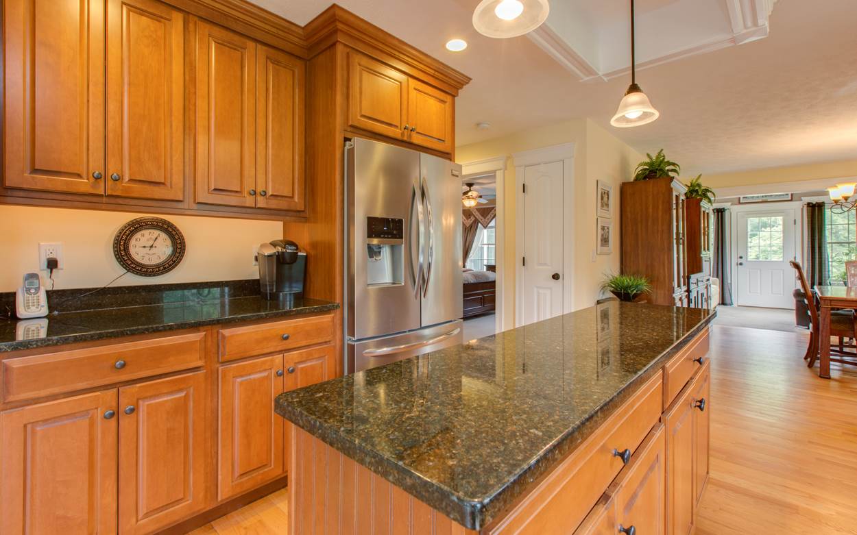 18 Nesmith Road Windham, NH 03087 - Photo 8 of 40