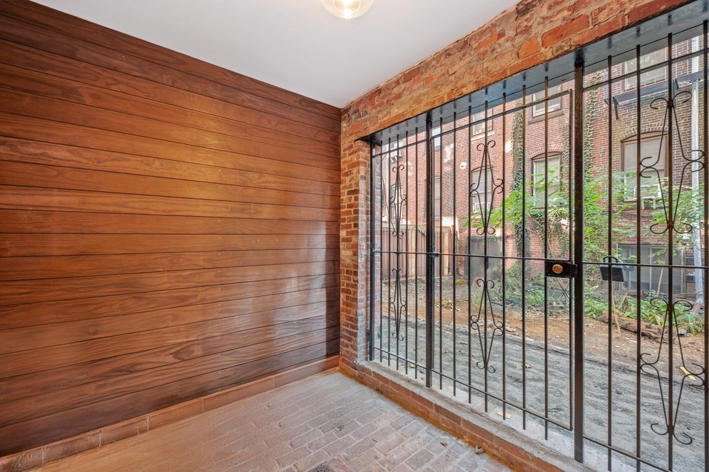 94 St Botolph Street, Unit 1 Boston, MA 02116 - Photo 35 of 37 a view of a porch