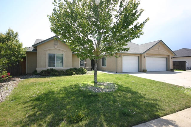 2681 Rhinestone Way Redding, CA 96001 - Photo 1 of 4 Front