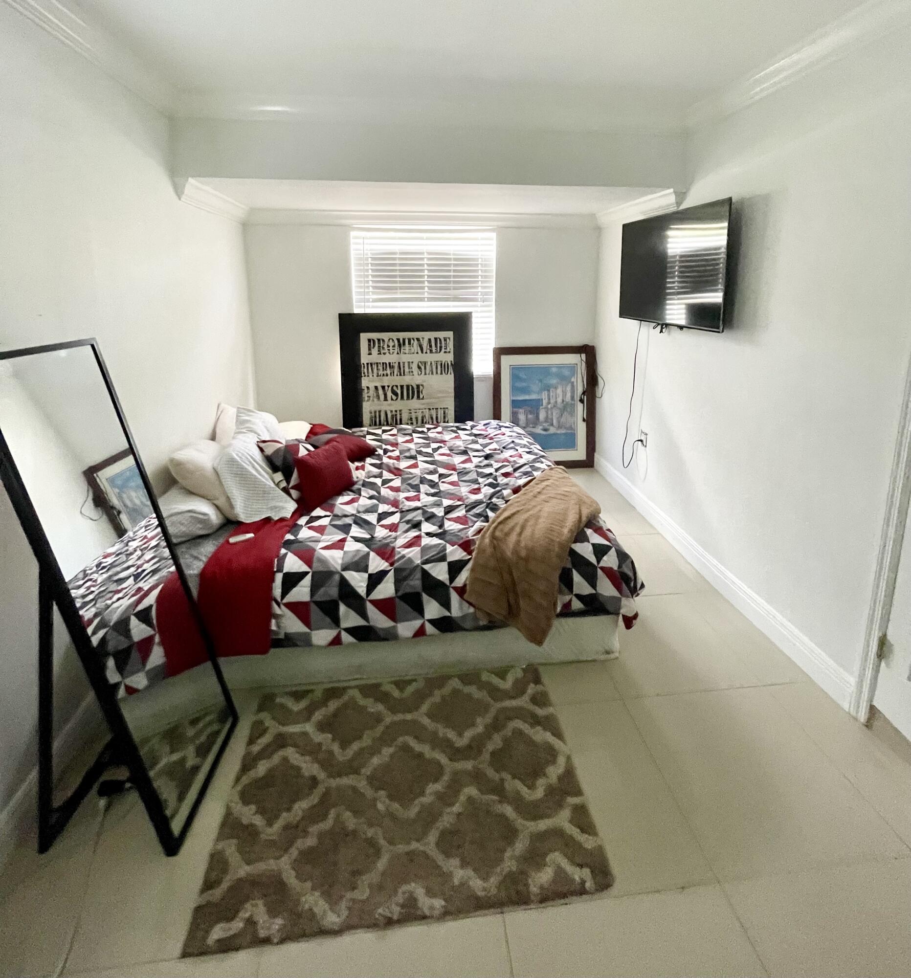 360 Southwest 2nd Street Boca Raton, FL 33432 - Photo 16 of 21 IMG-2213
