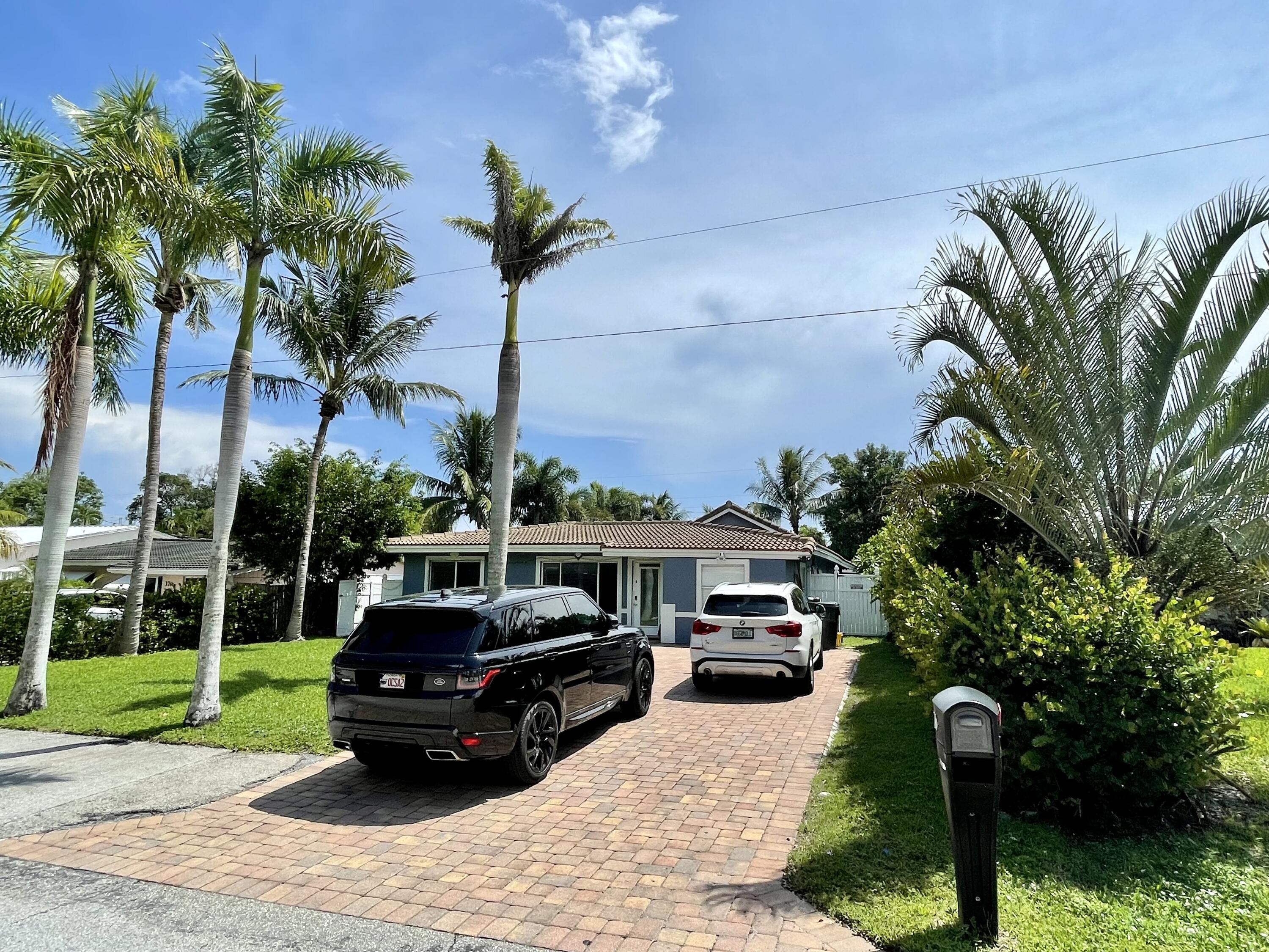 360 Southwest 2nd Street Boca Raton, FL 33432 - Photo 3 of 21 IMG-2227
