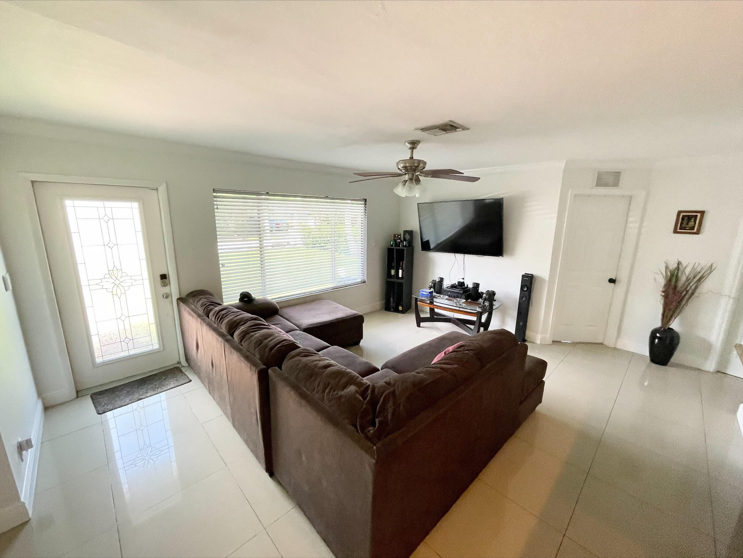 360 Southwest 2nd Street Boca Raton, FL 33432 - Photo 6 of 21 8