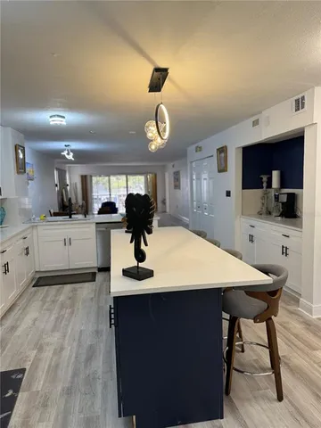 $2,400 | 2599 Dolly Bay Drive, Unit 206, Palm Harbor, FL 34684