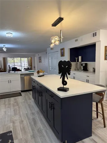 $2,400 | 2599 Dolly Bay Drive, Unit 206, Palm Harbor, FL 34684