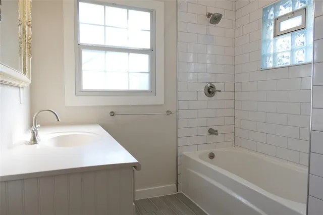 $2,895 | 823 Grandview Avenue, Dallas, TX 75223