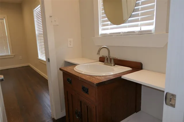 $2,895 | 823 Grandview Avenue, Dallas, TX 75223