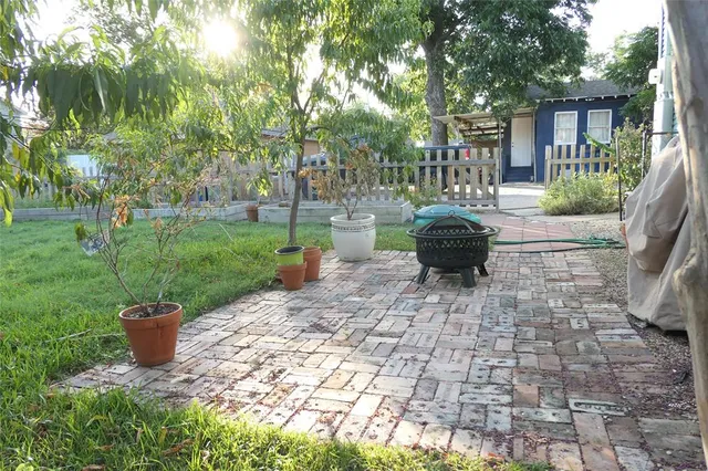 $2,895 | 823 Grandview Avenue, Dallas, TX 75223