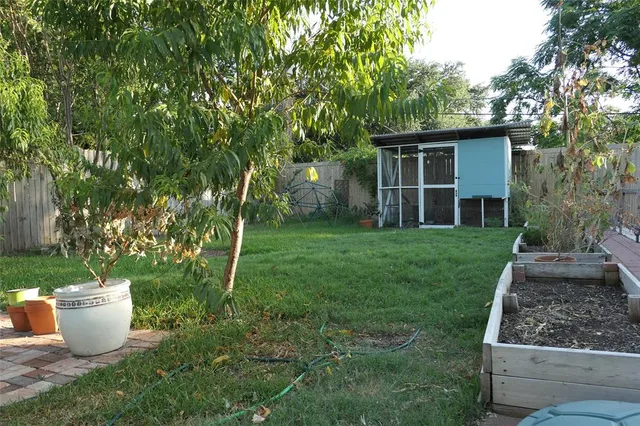 $2,895 | 823 Grandview Avenue, Dallas, TX 75223