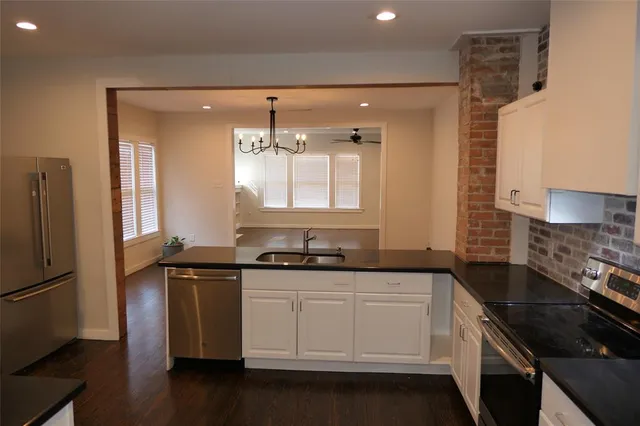 $2,895 | 823 Grandview Avenue, Dallas, TX 75223