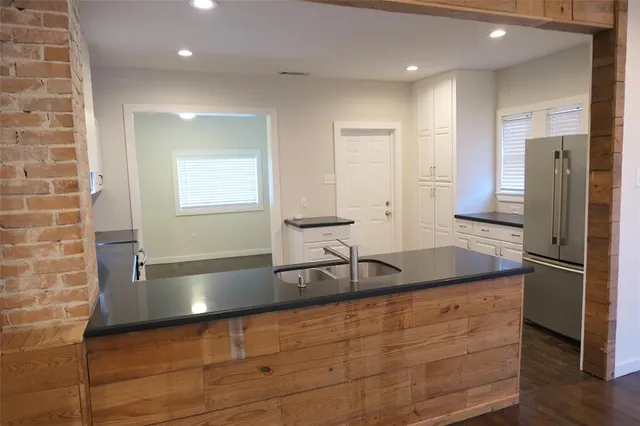 $2,895 | 823 Grandview Avenue, Dallas, TX 75223