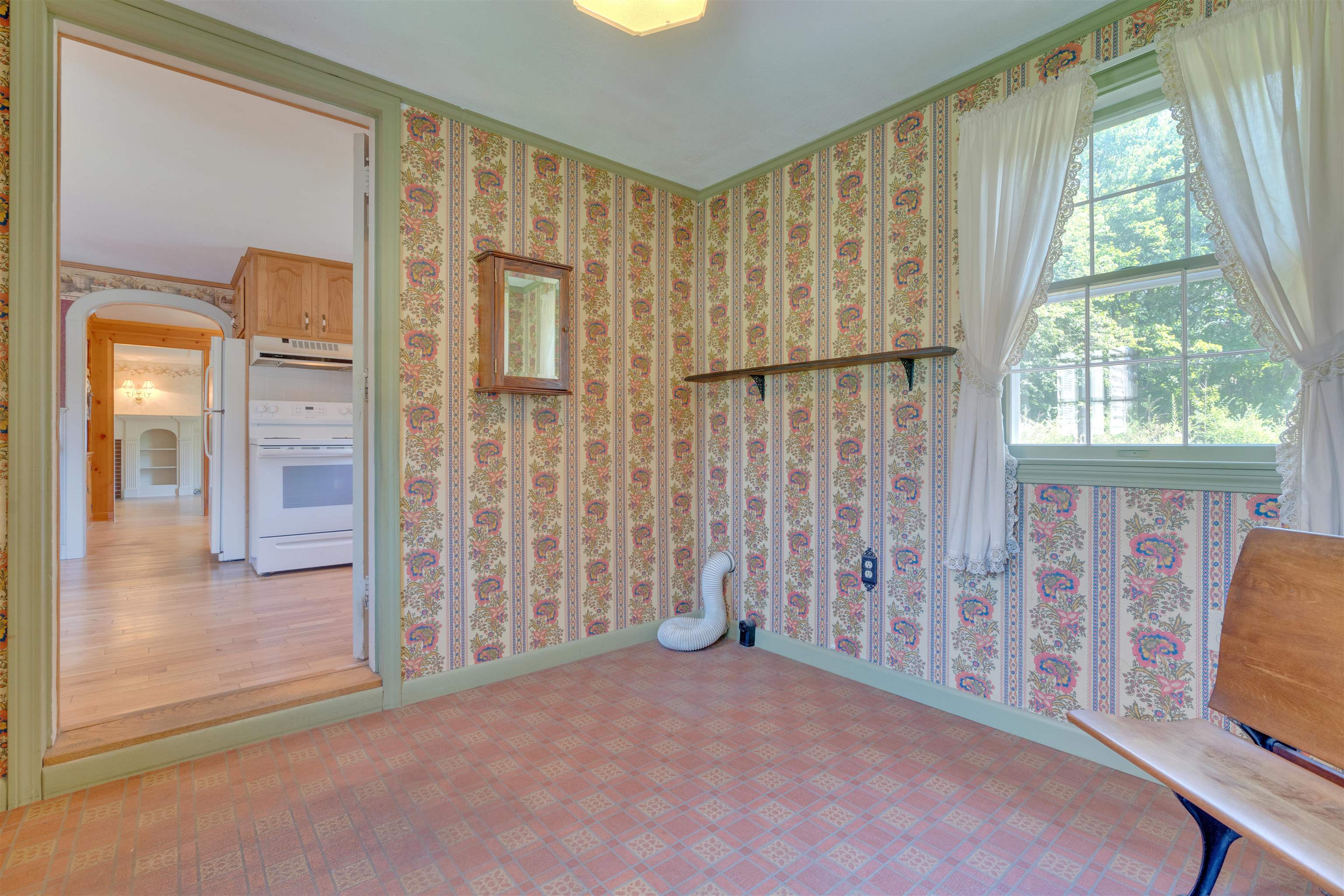 35 Old Rochester Road Dover, NH 03820 - Photo 4 of 40