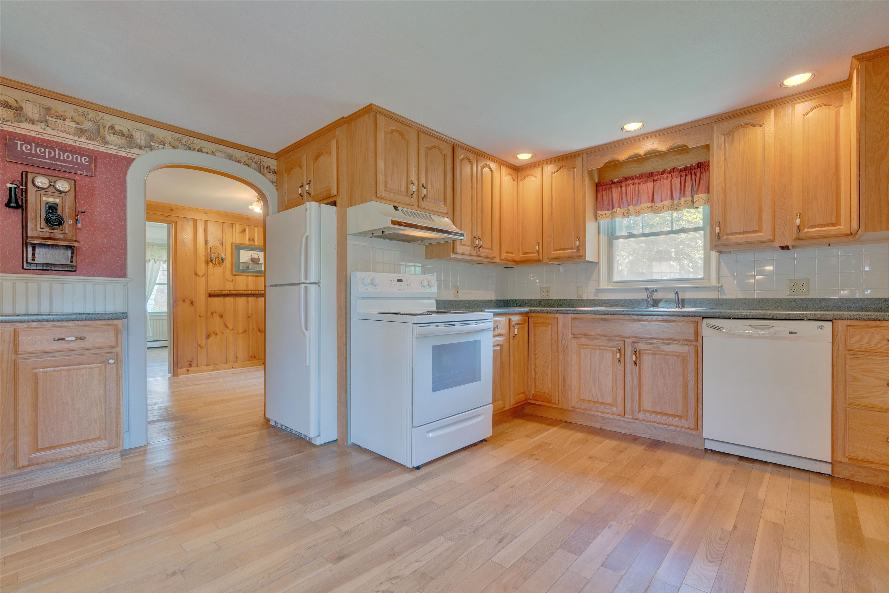 35 Old Rochester Road Dover, NH 03820 - Photo 5 of 40