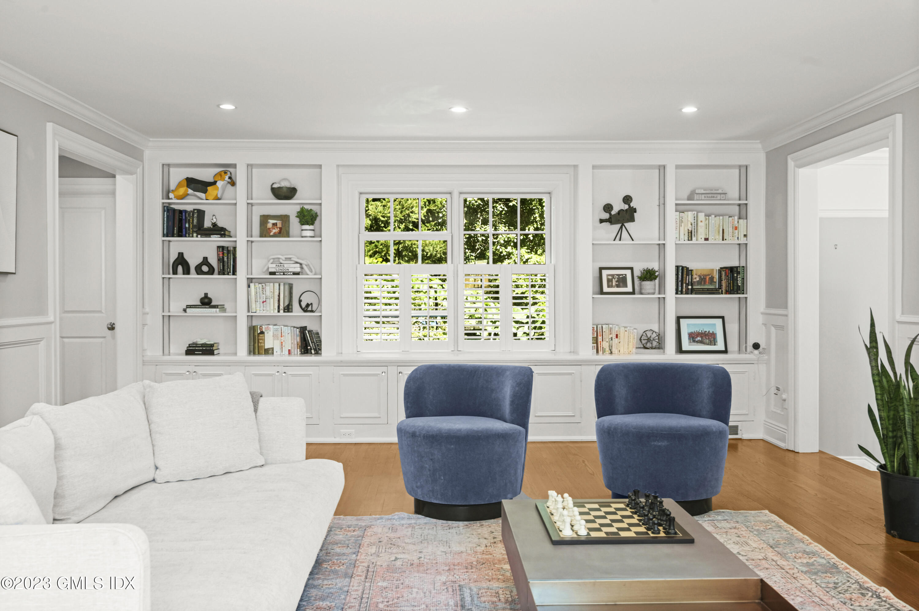 36 Evergreen Road Greenwich, CT 06830 - Photo 6 of 42 a living room with furniture and a window