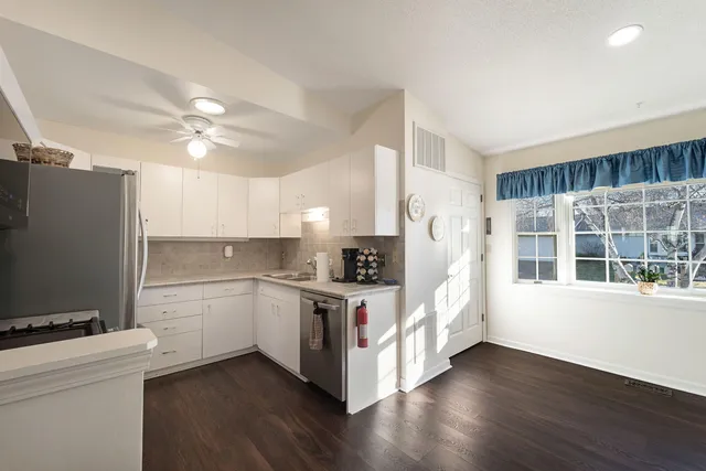 $268,500 | 407 East 3rd Avenue, Unit 2, Elkhorn, WI 53121