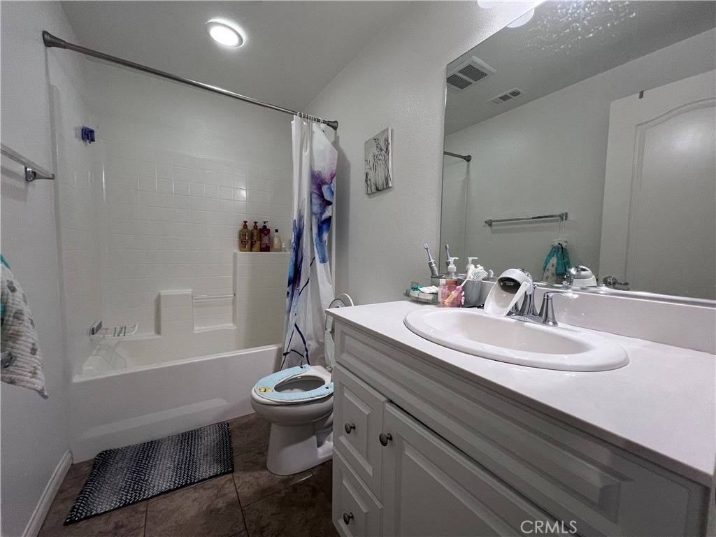 136 Neptune Irvine, CA 92618 - Photo 13 of 17